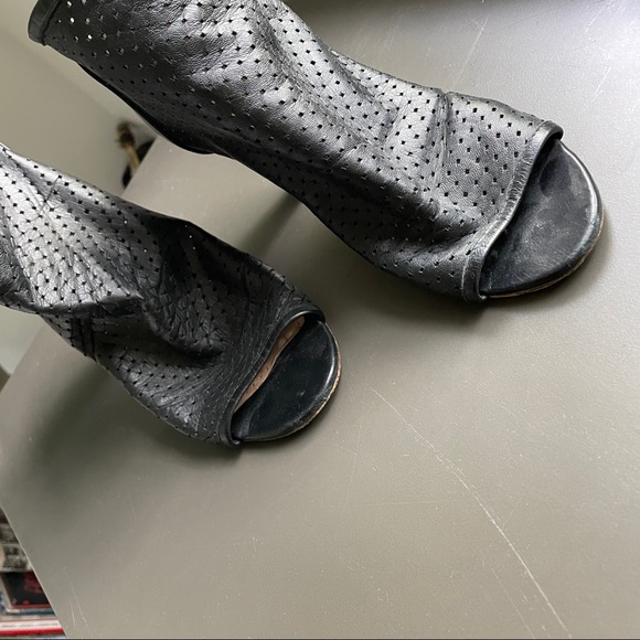 Jeremy Ho perforated leather open toe booties - Picture 2 of 5